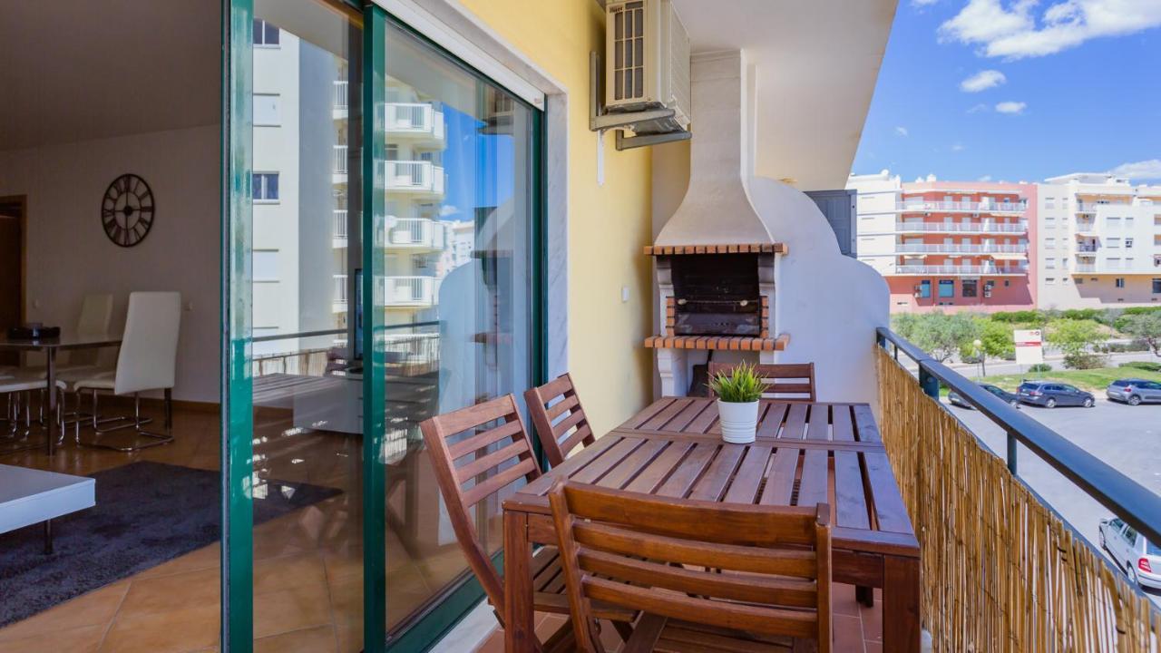 Magnificent 2Bdr Apartment W/ Ac & Pool - 2Min From Beach - By Lovelystay Armacao de Pera Exterior photo